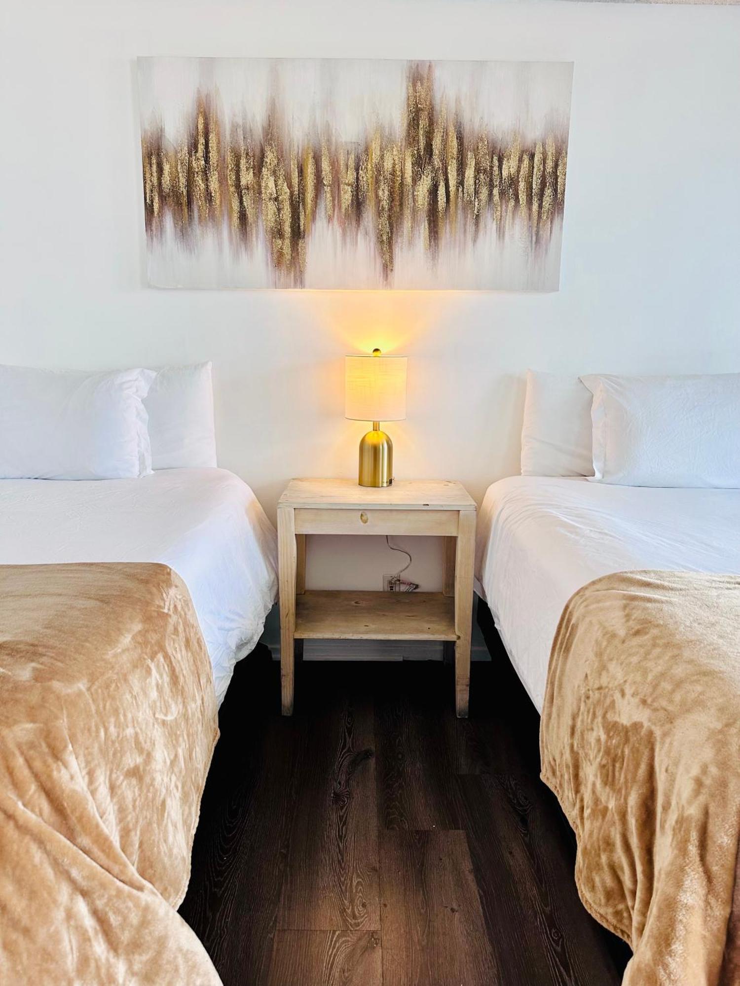 Foghorn Harbor Inn Marina del Rey Екстериор снимка